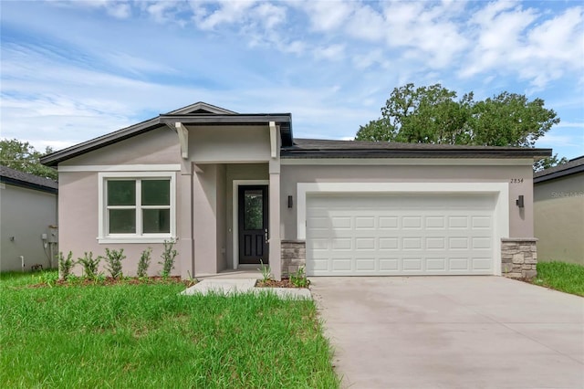 view of front facade with a garage