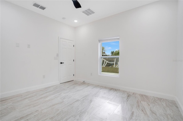 empty room with ceiling fan