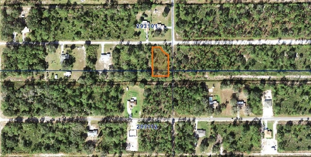 Listing photo 2 for 901 Valencia Dr, Indian Lake Estates FL 33855