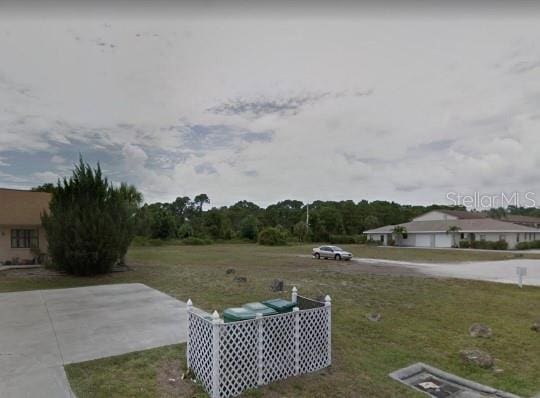 Listing photo 3 for 71 Boundary Blvd, Rotonda West FL 33947