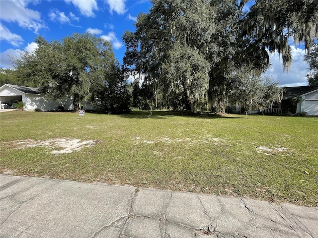 Listing photo 4 for Hemingway Ct, Deland FL 32720