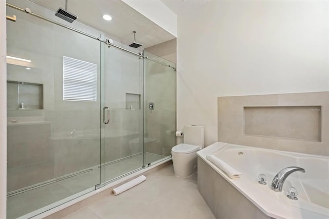 bathroom featuring toilet, independent shower and bath, and a textured ceiling