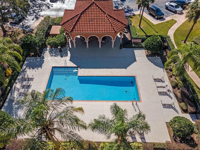 view of swimming pool