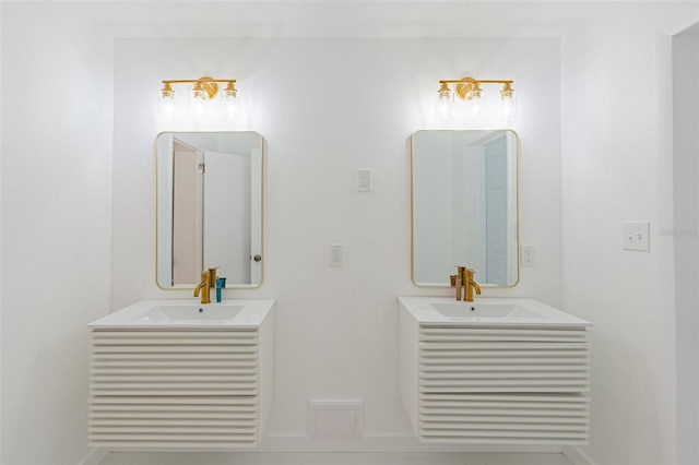 bathroom featuring double sink and oversized vanity