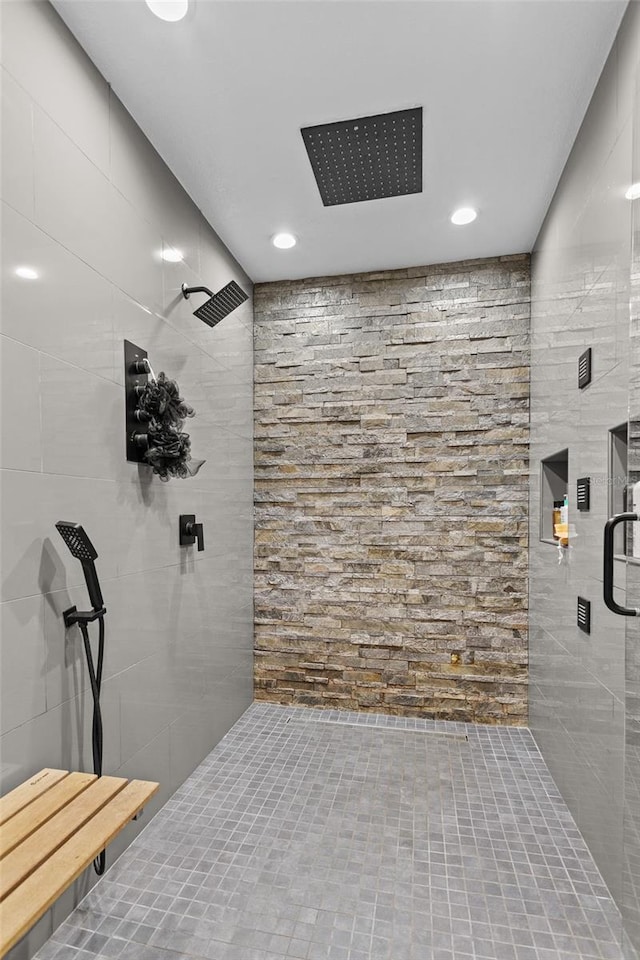 bathroom featuring tiled shower