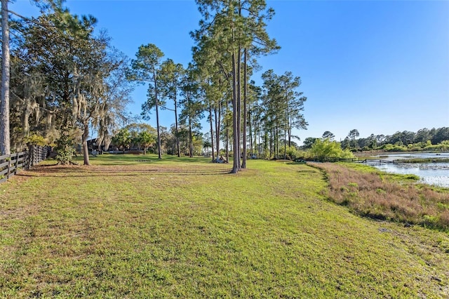 view of yard featuring a water view