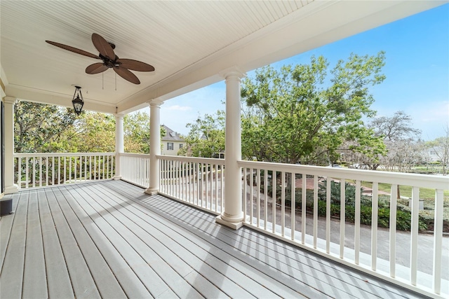 deck with ceiling fan