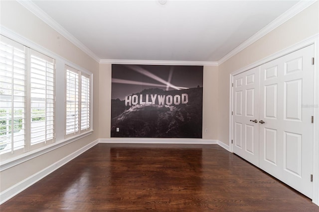 entryway featuring dark hardwood / wood-style floors and crown molding