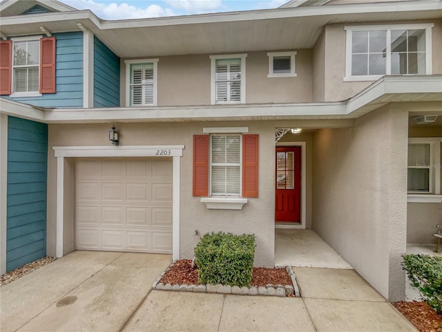 view of front of house with a garage