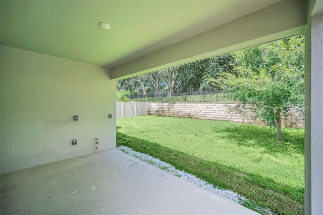 view of yard featuring a patio