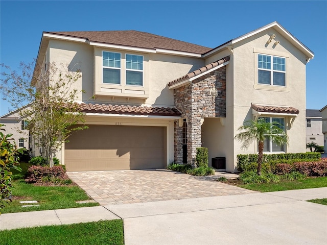 view of front facade featuring a garage