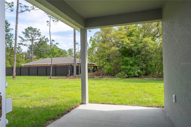 view of yard featuring a patio