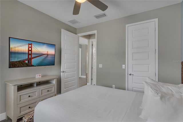 bedroom with ceiling fan