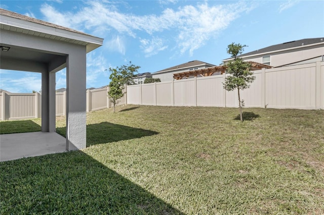 687 Campo Ln, Davenport, FL 33837 - fenced backyard with a patio
