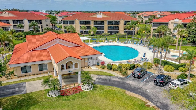 view of swimming pool