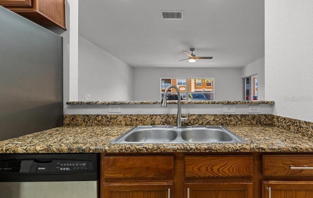 kitchen with plenty of natural light, sink, ceiling fan, and dishwasher