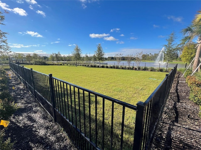 view of yard featuring a water view