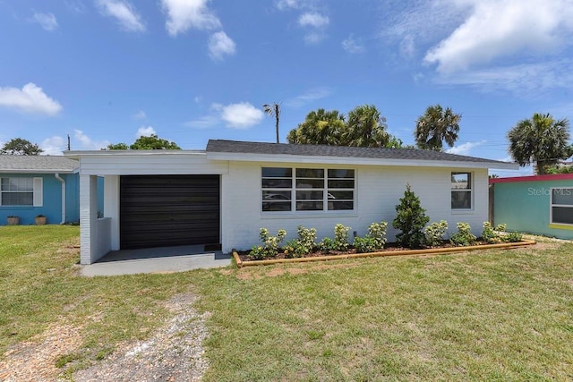 ranch-style home with a front yard