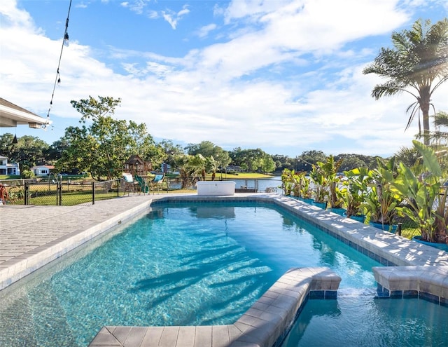 view of swimming pool