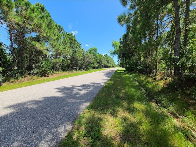 Listing photo 3 for 5549 Gulfport Ter, Port Charlotte FL 33981