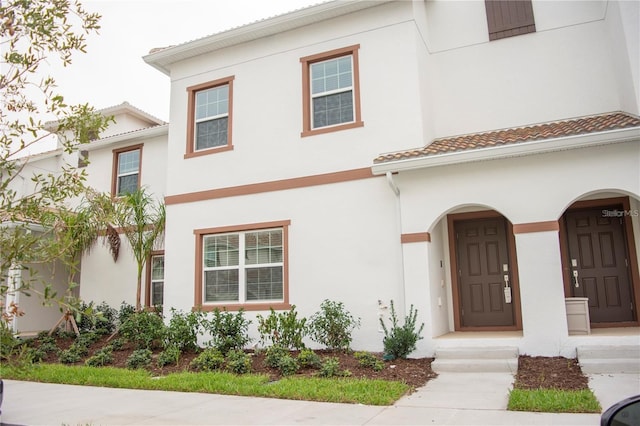 view of mediterranean / spanish-style house