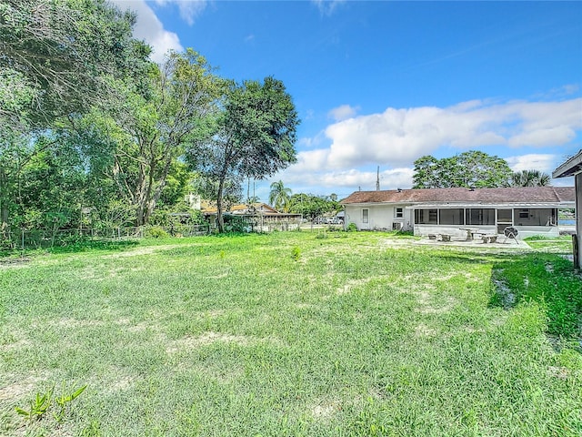 view of yard featuring a patio