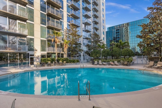 view of swimming pool