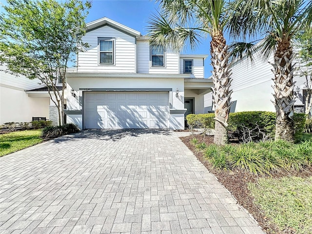 view of front property featuring a garage