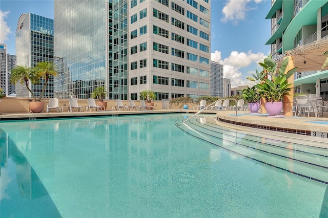 view of swimming pool