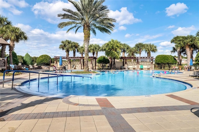 view of swimming pool