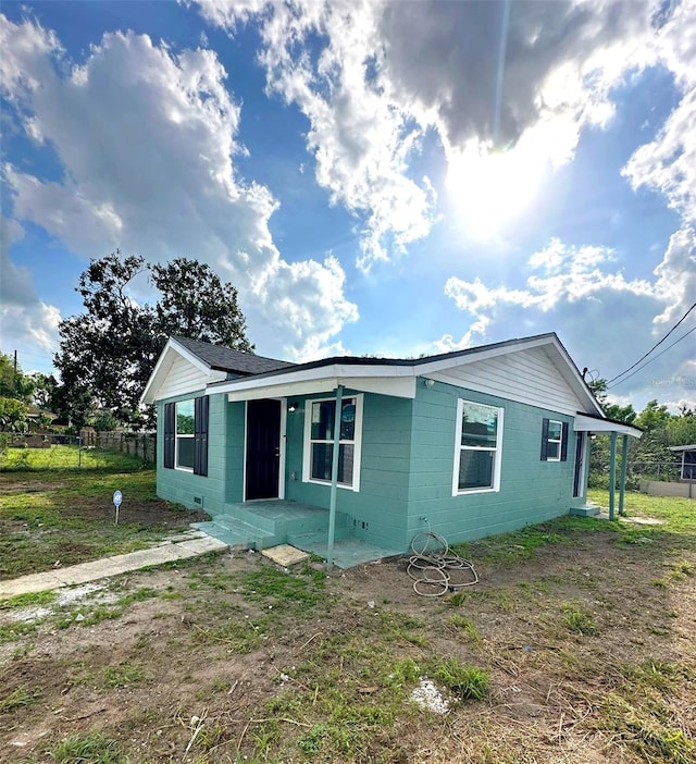 view of front of property