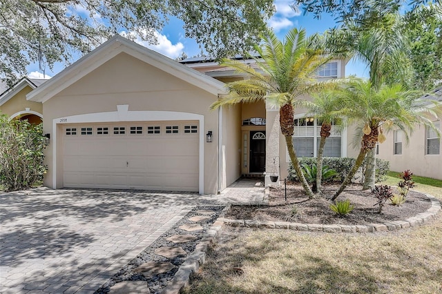 view of front facade featuring a garage