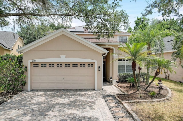 view of front facade featuring a garage