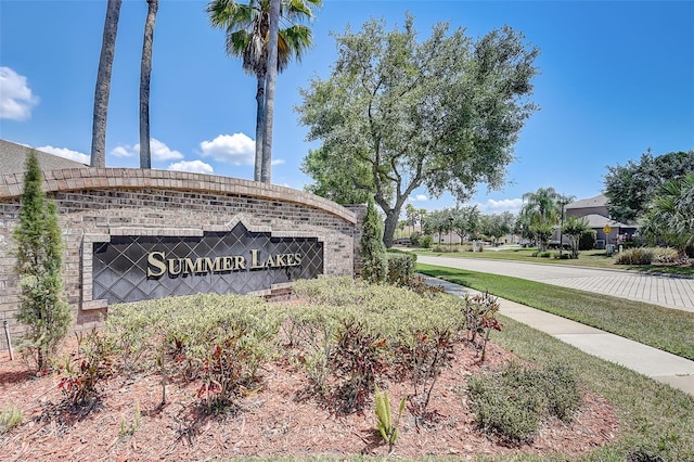 view of community / neighborhood sign