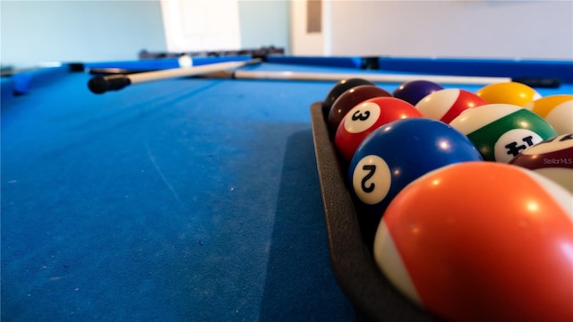 room details with pool table