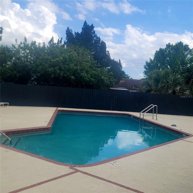 view of swimming pool