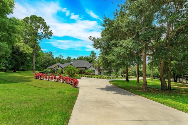 view of front of home featuring a front lawn