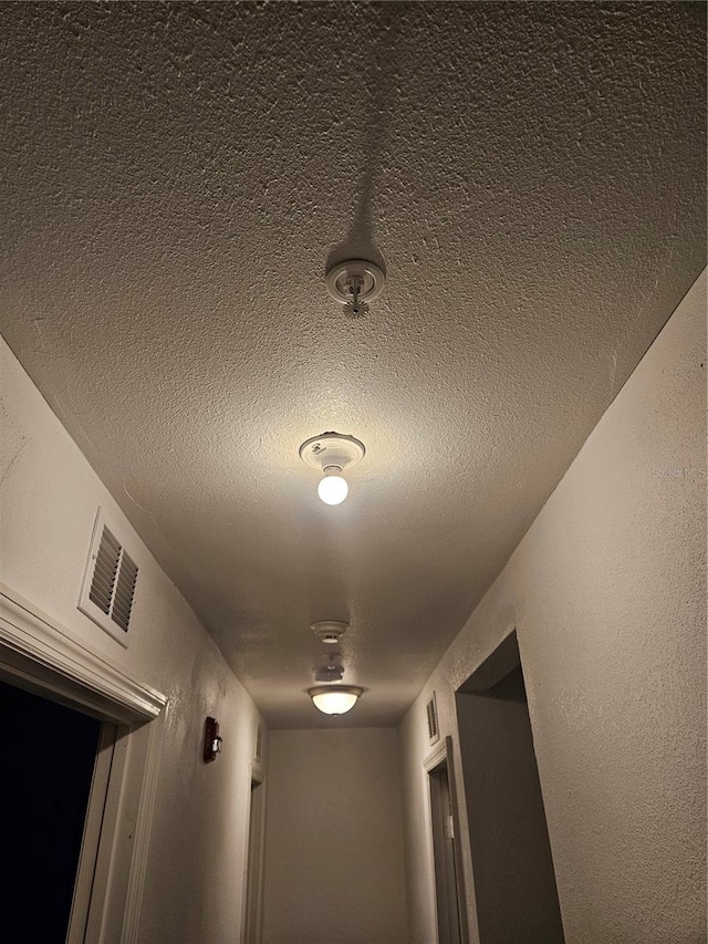 room details featuring a textured ceiling