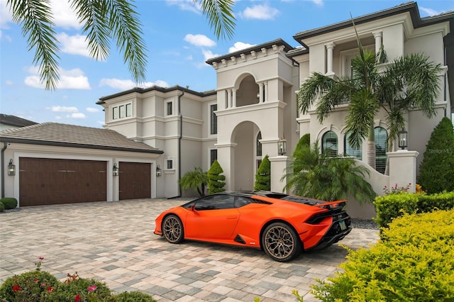 view of front of house featuring a garage