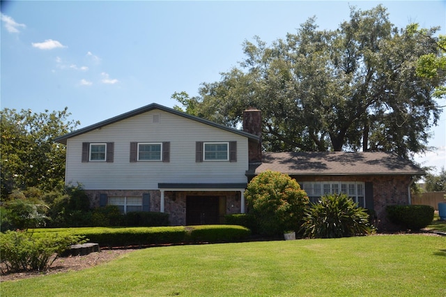 view of front of house featuring a front lawn