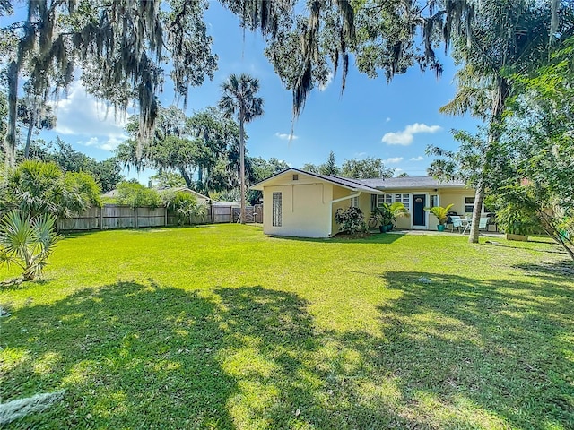 view of yard with a patio