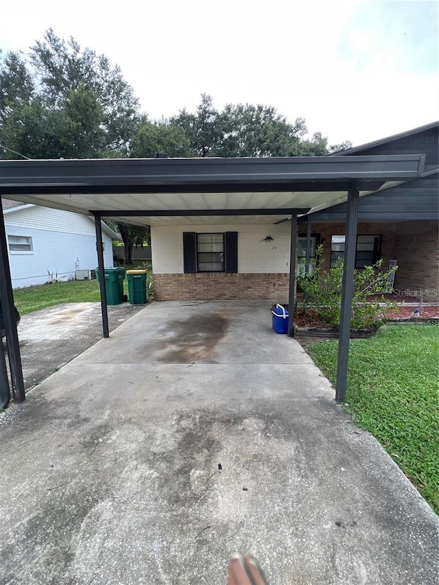 view of vehicle parking featuring driveway