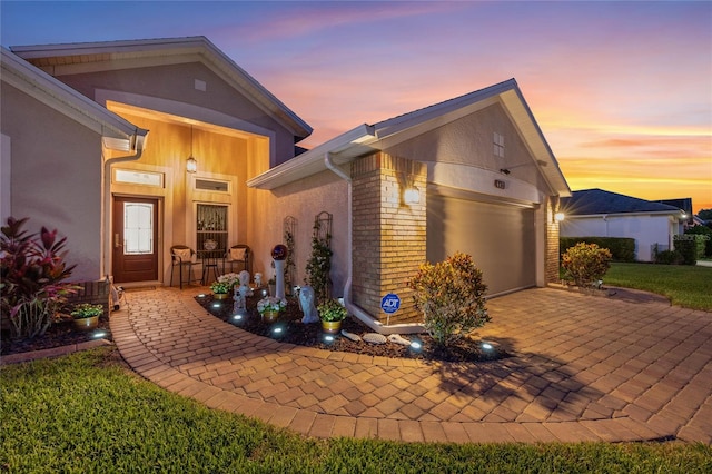 view of front facade featuring a garage