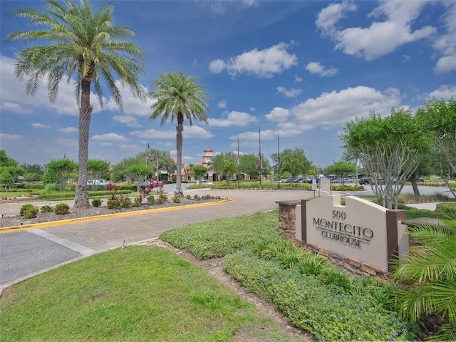 view of community / neighborhood sign