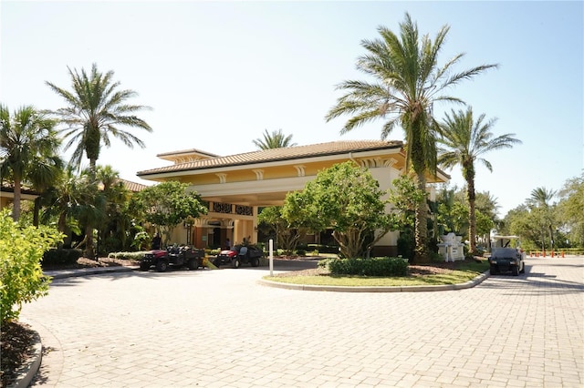 view of front of house featuring a carport