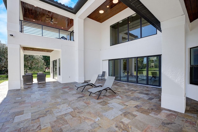 view of patio with ceiling fan