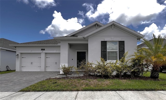 view of front facade with a garage