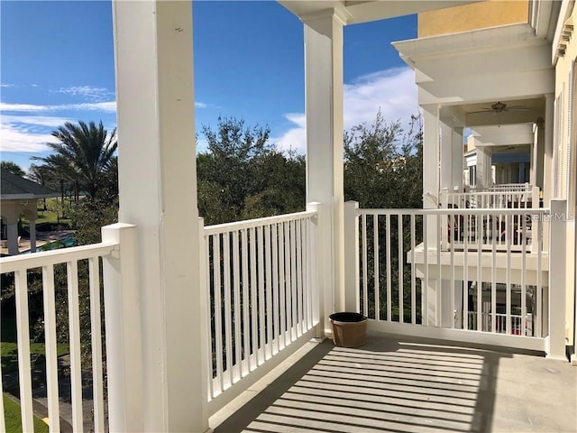 balcony featuring ceiling fan