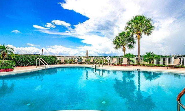 view of swimming pool