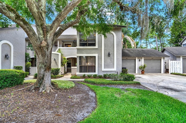 view of front facade featuring a garage